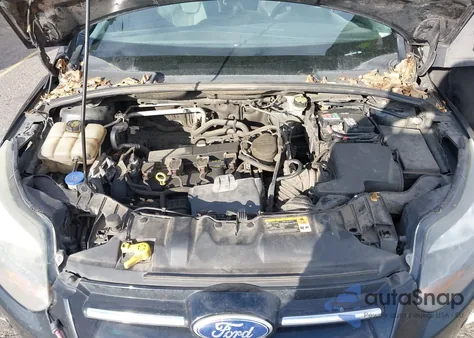 2014 Ford Focus Titanium z USA, uszkodzony, nr VIN 1FADP3J20EL132573